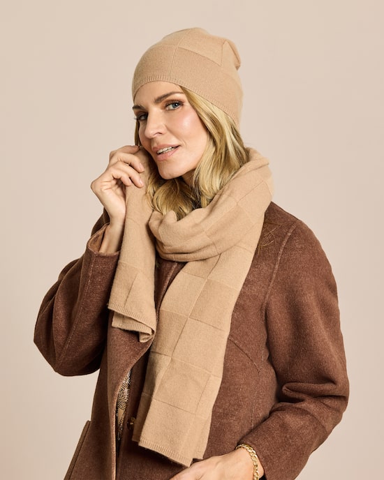 Produktabbildung für Kaschmir-Strickschal im Karodesign