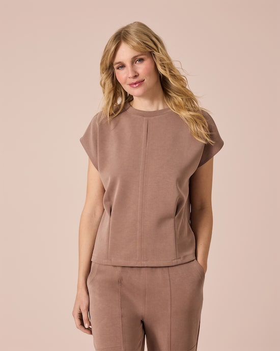 Produktabbildung für Shirt mit Ausschnitt-Detail