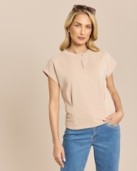 Produktabbildung für Shirt mit Ausschnitt-Detail