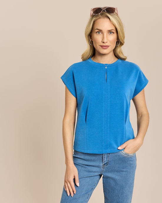 Produktabbildung für Shirt mit Ausschnitt-Detail