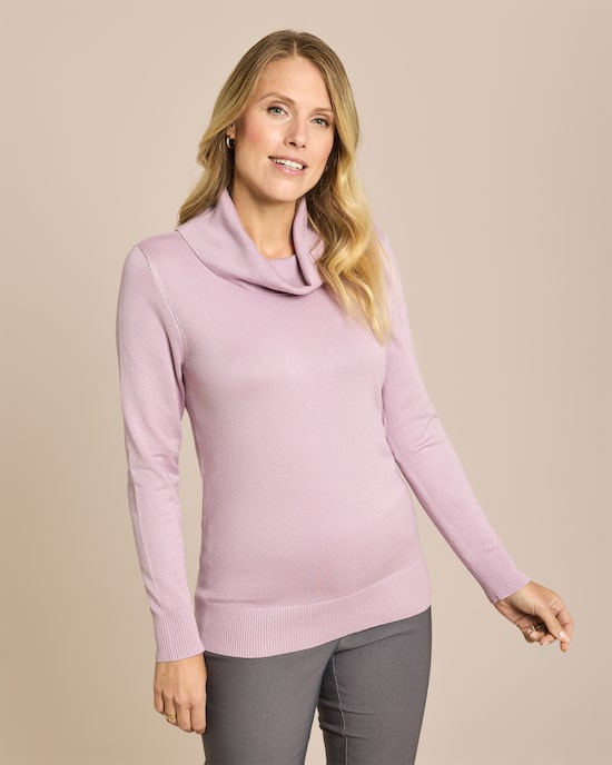 Produktabbildung für Pullover mit großem Rollkragen