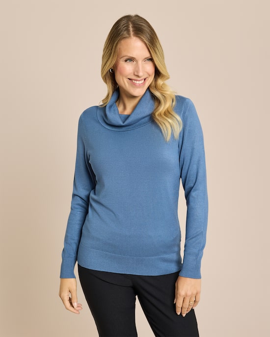 Produktabbildung für Pullover mit großem Rollkragen