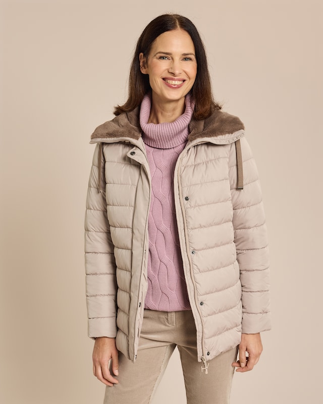 Steppjacke mit Webpelzkragenfutter