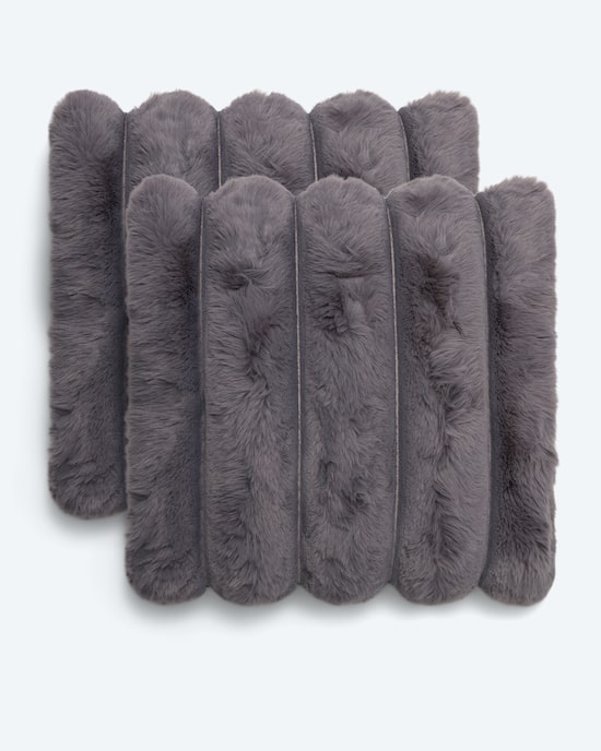 Produktabbildung für Dekokissen in Kaninchenfell-Optik, 2 Stück