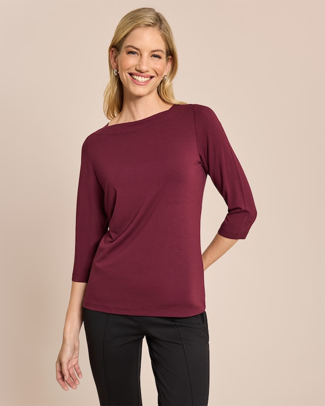 Shirt mit elegantem U-Boot-Ausschnitt