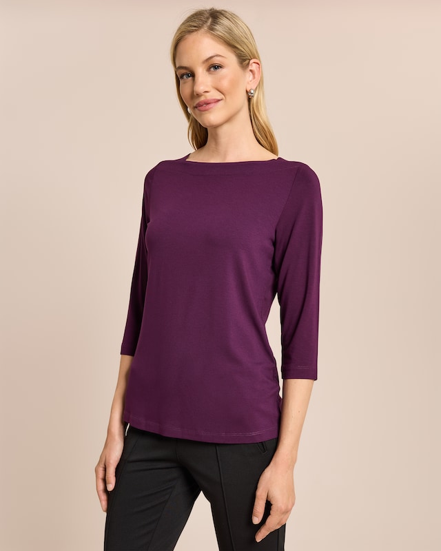 Shirt mit elegantem U-Boot-Ausschnitt