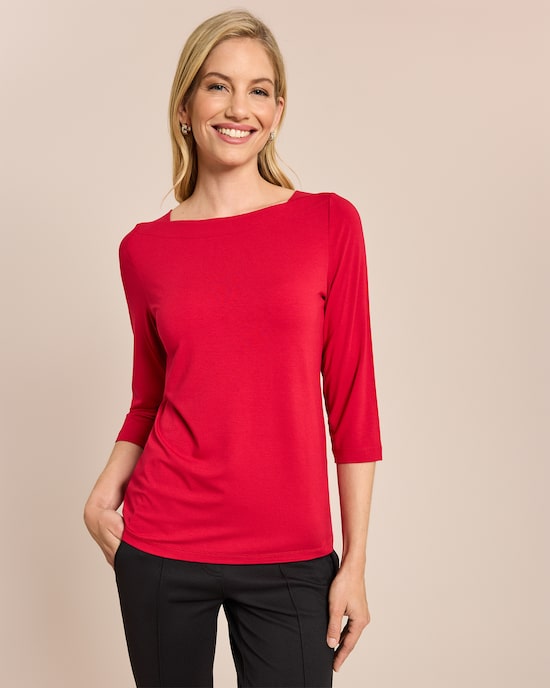Produktabbildung für Shirt mit elegantem U-Boot-Ausschnitt
