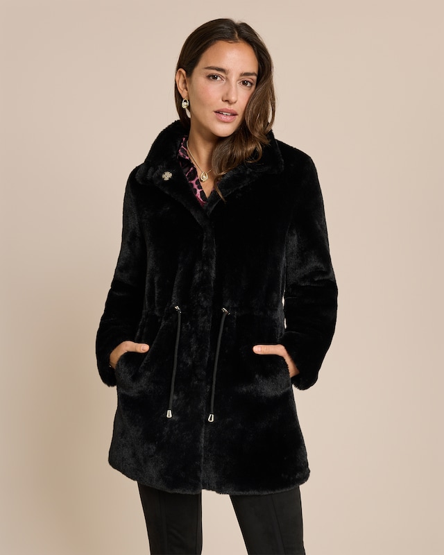 Kurzmantel aus Welpelz mit Tunnelzug