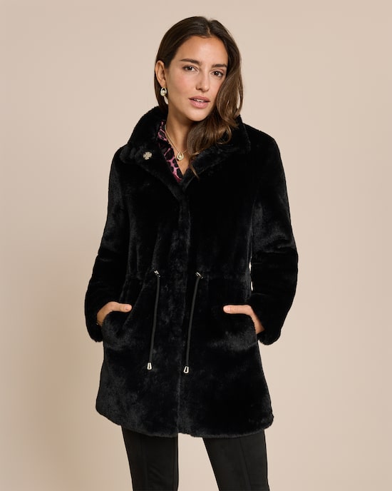 Produktabbildung für Kurzmantel aus Welpelz mit Tunnelzug