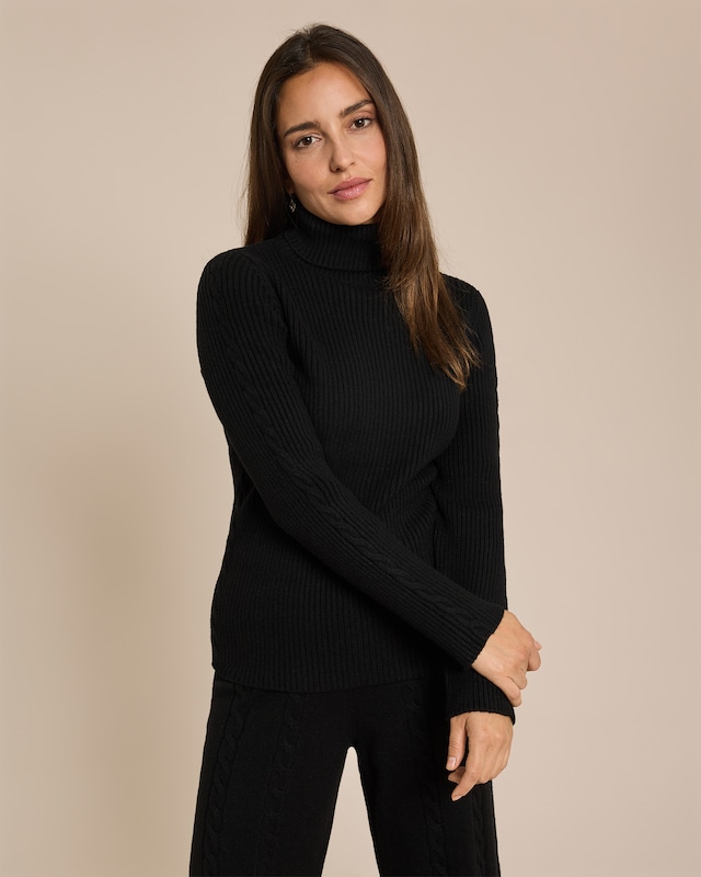 Pullover mit Zopfmuster