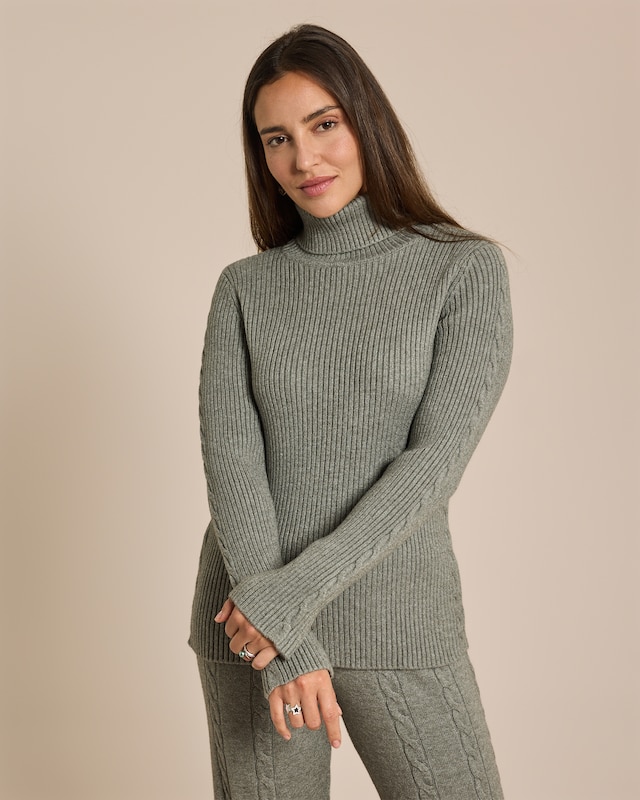 Pullover mit Zopfmuster