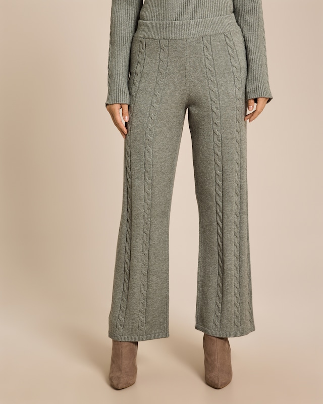 Strickhose mit Zopfmuster