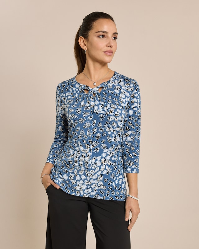 Shirt mit kleiner Schluppe