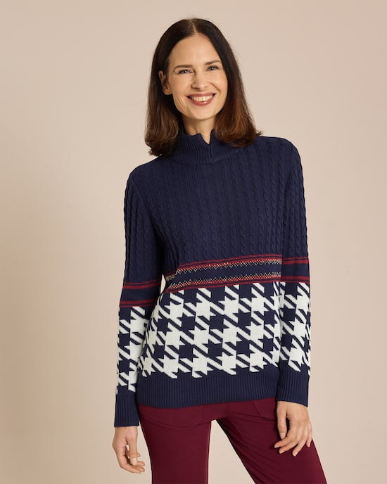 Produktabbildung für Pullover mit hohem Kragen