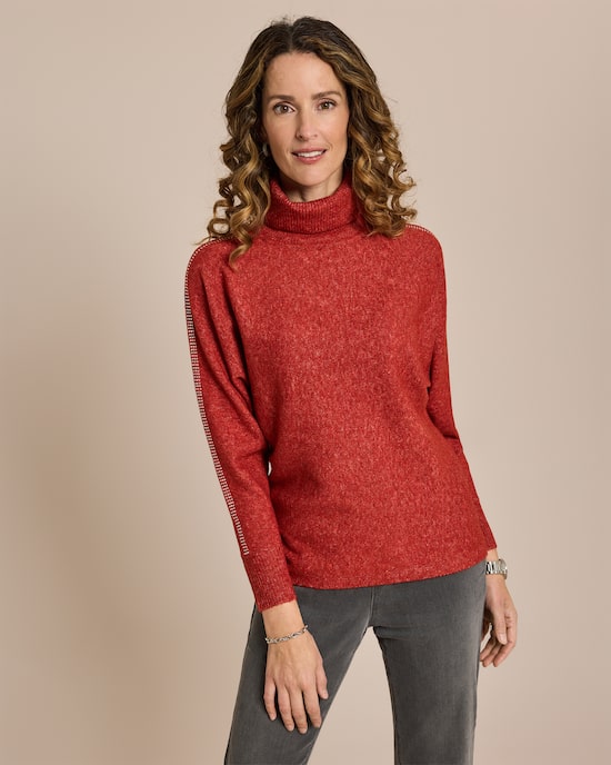 Produktabbildung für Rollkragenpullover mit Nietenbesatz