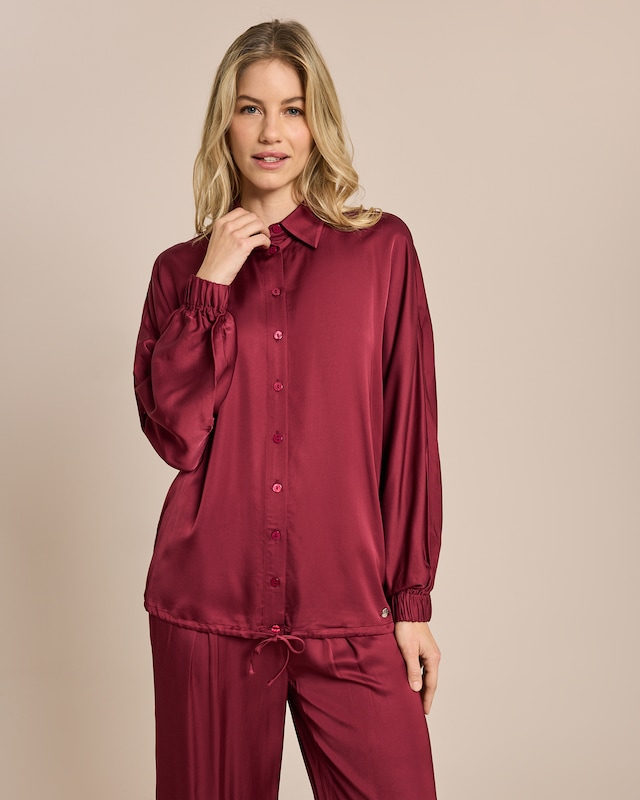 Satinbluse mit Bindedetail