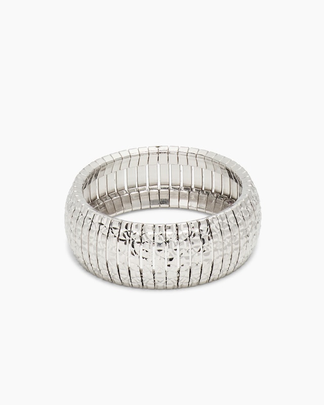 Ring mit Diamantschnitten