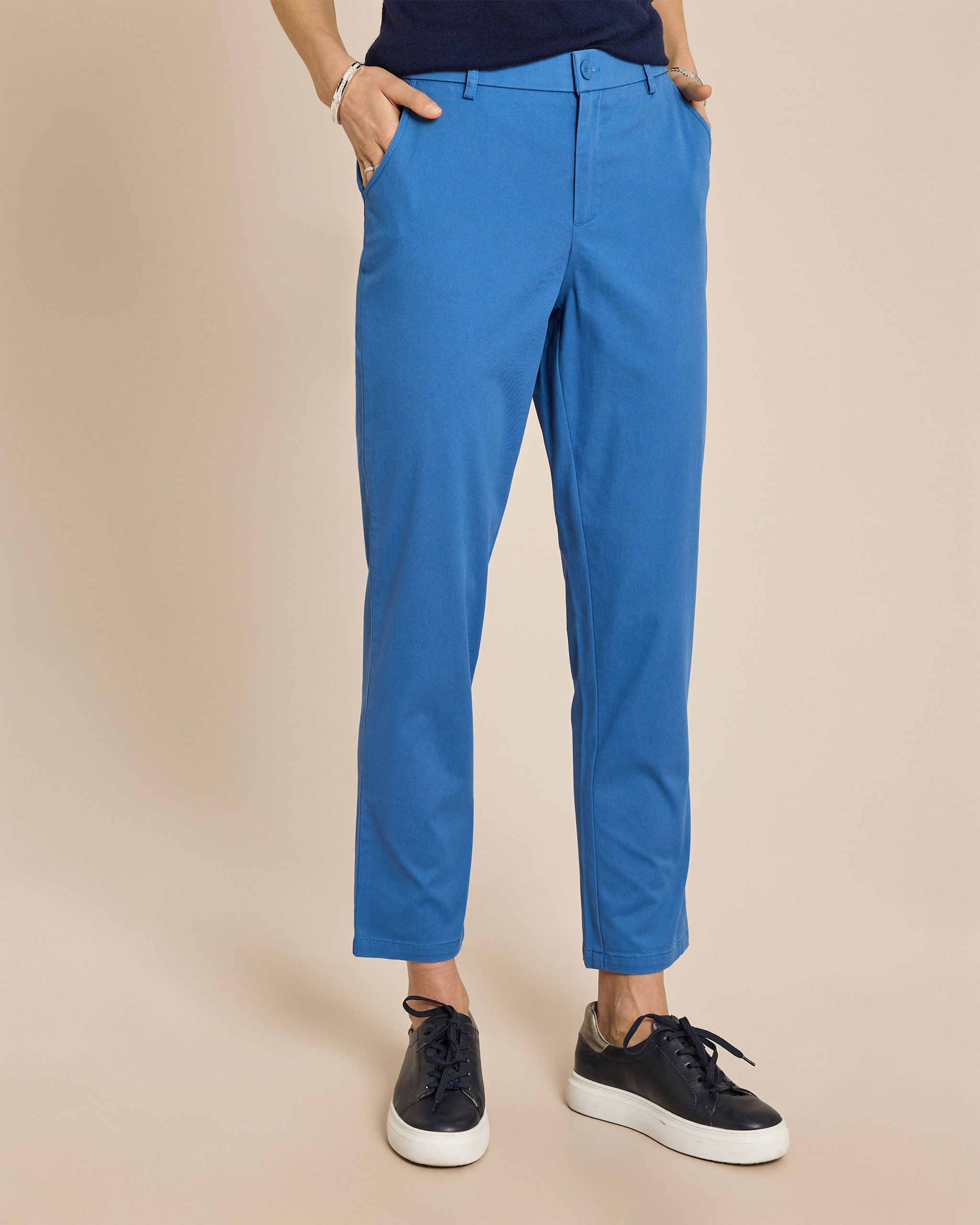 Produktabbildung für Chino in Cotton-Stretch mit Silk-Touch