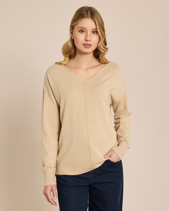 Produktabbildung für Pullover mit V-Ausschnitt