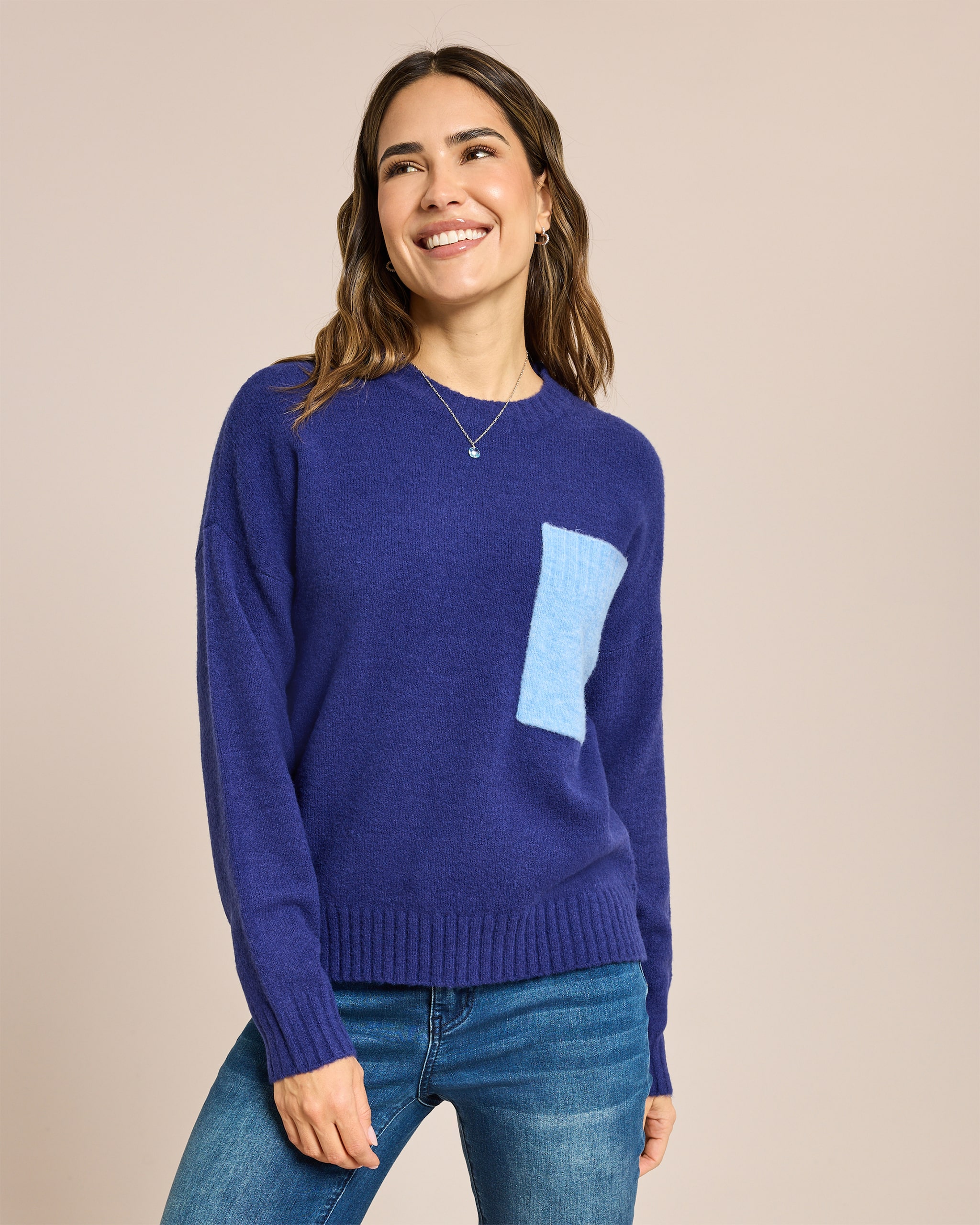 Produktabbildung für Pullover mit farbiger Brusttasche