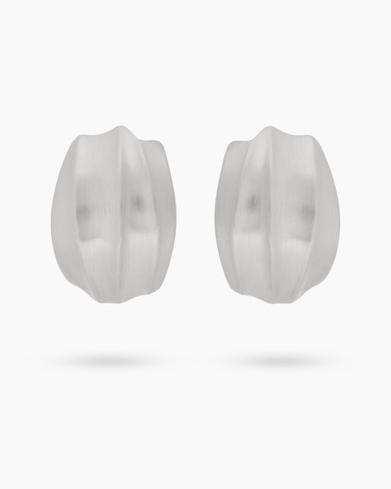 Produktabbildung für Ohrringe mit skulpturalem Design