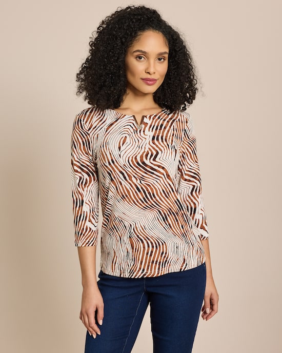 Produktabbildung für Shirt Animal mit Accessoire am V-Ausschnitt