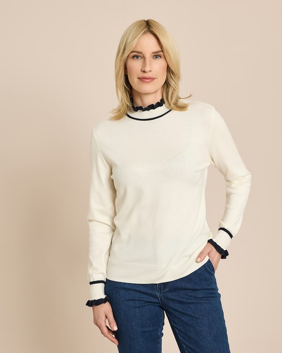 Produktabbildung für Pullover mit Rüschen und Kontrast