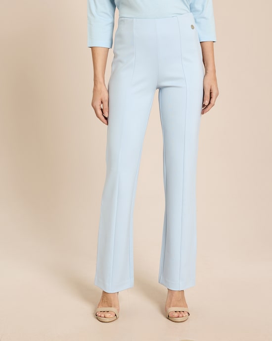 Produktabbildung für Hose mit leicht ausgestelltem Bein