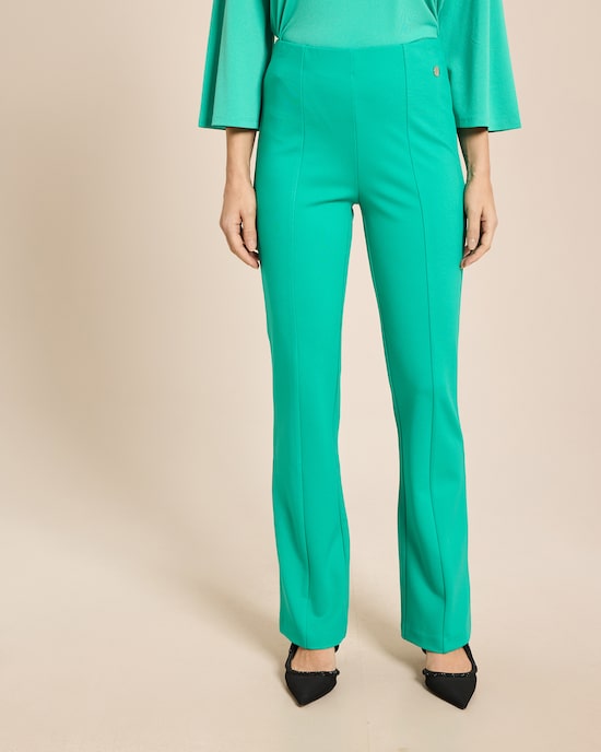 Produktabbildung für Hose mit leicht ausgestelltem Bein