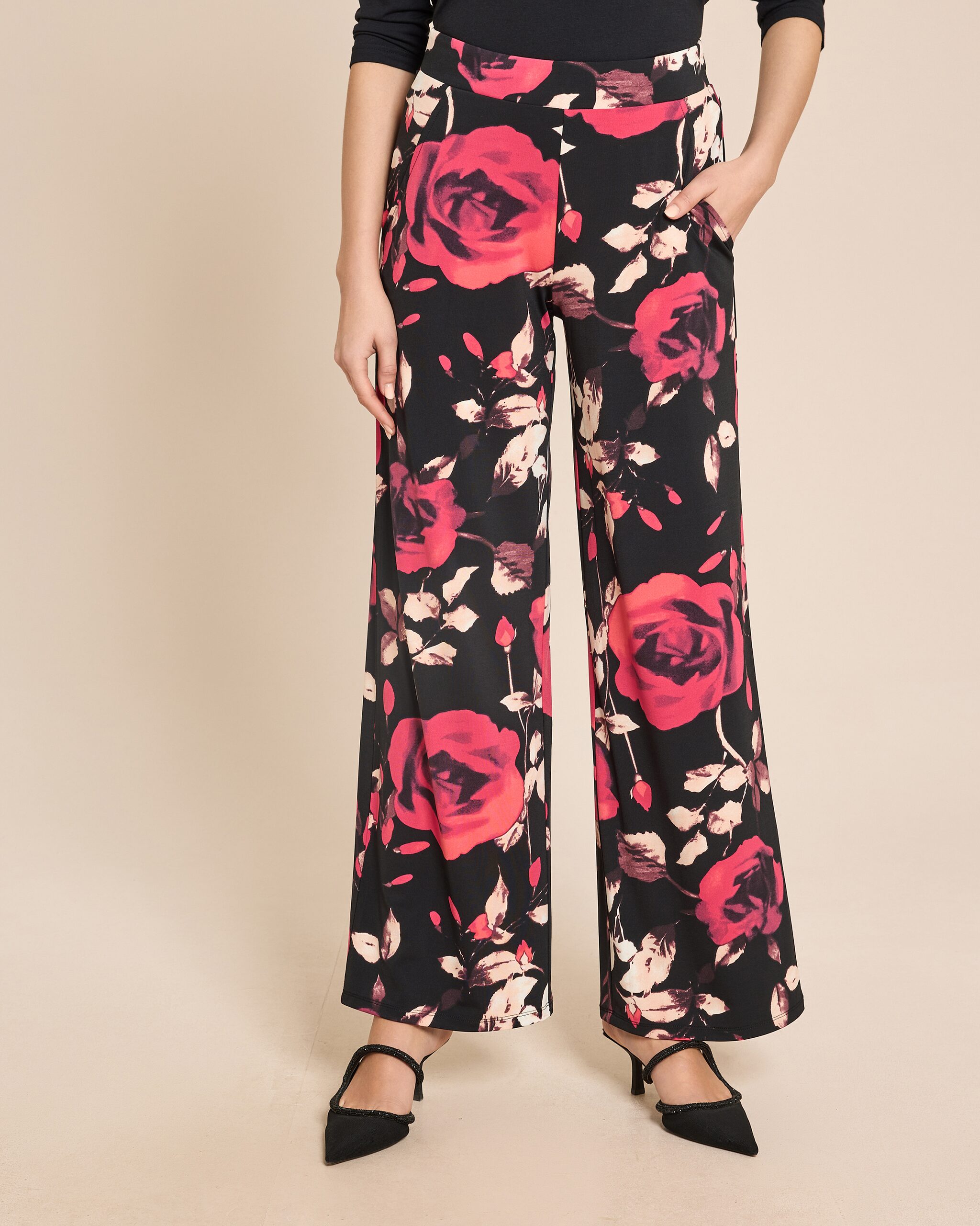 Produktabbildung für Jerseyhose mit modischem Rosendruck