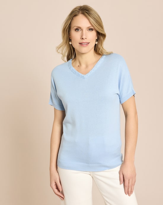 Produktabbildung für Strickshirt mit Flechtdetail