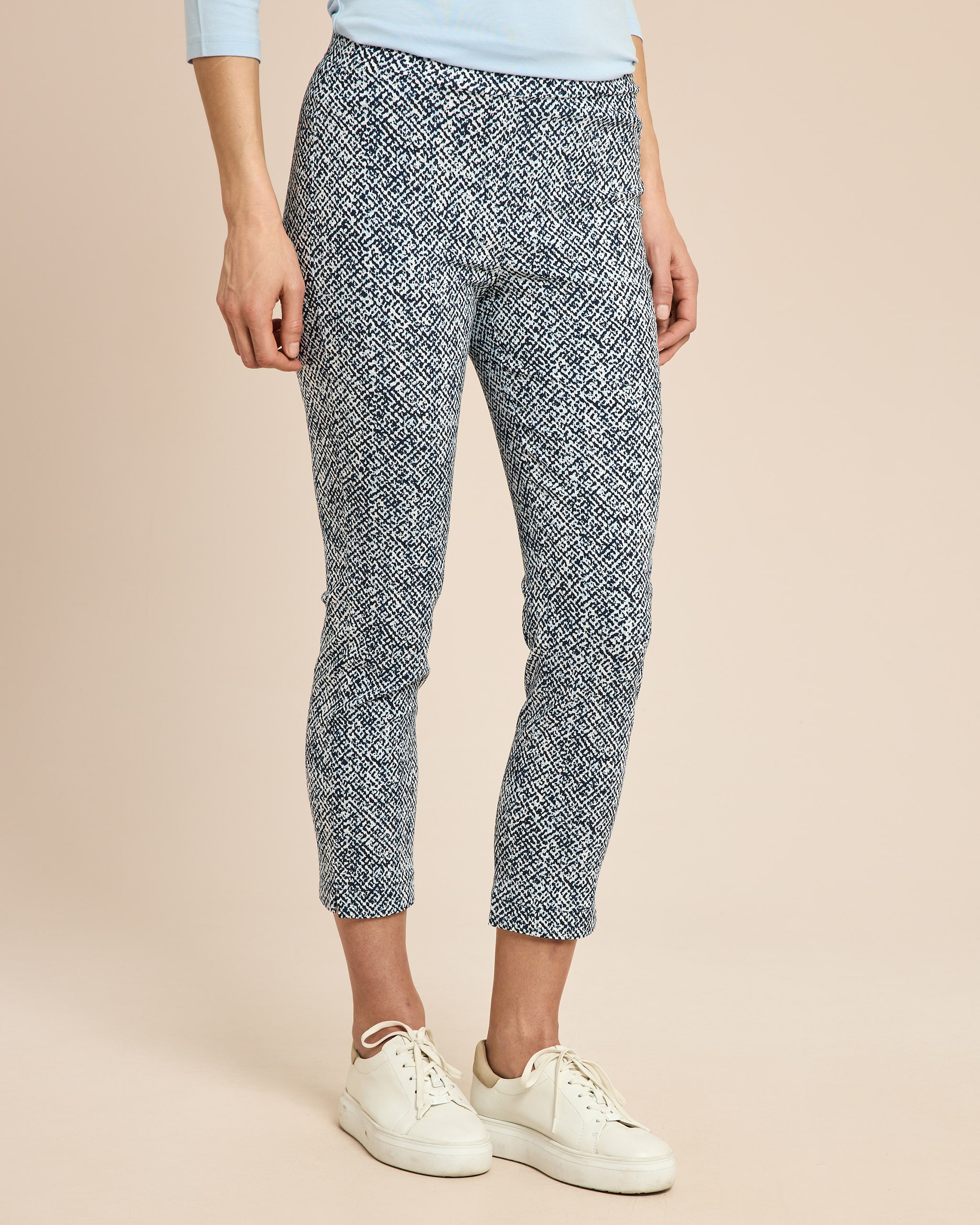 Produktabbildung für Slim Fit Schlupfhose bedruckt, 7/8