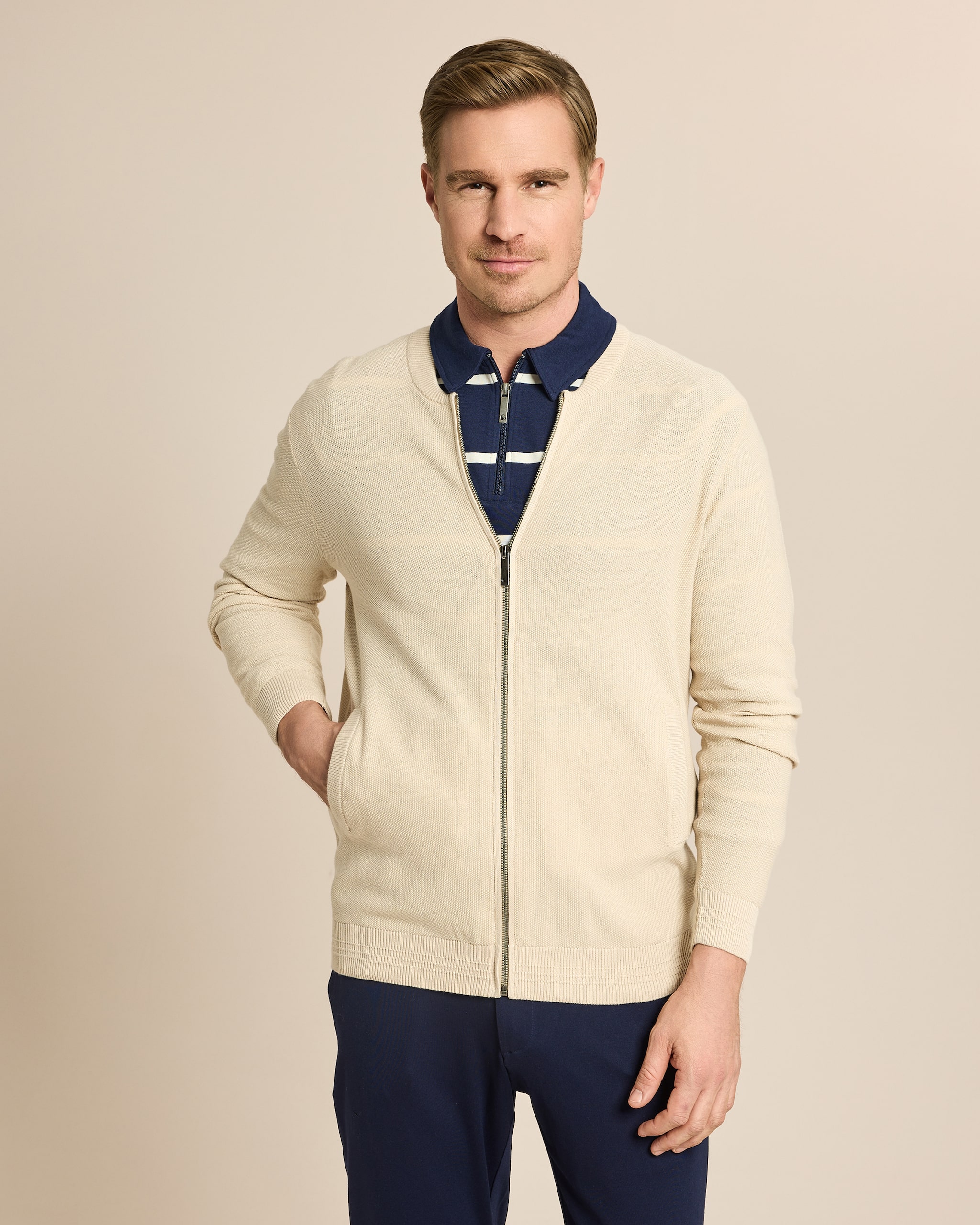 Produktabbildung für Strickjacke Struktur