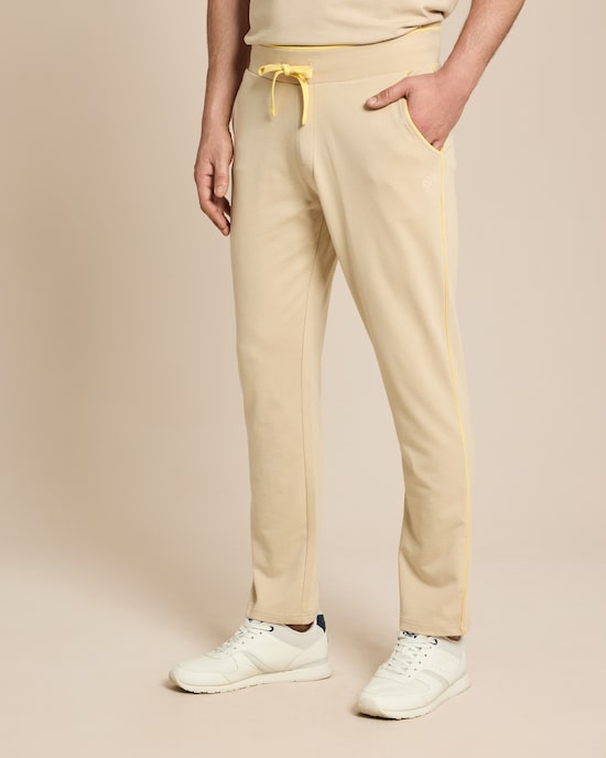 Produktabbildung für Freizeithose mit Kontrastdetails