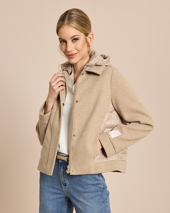 Produktabbildung für Steppjacke im Materialmix