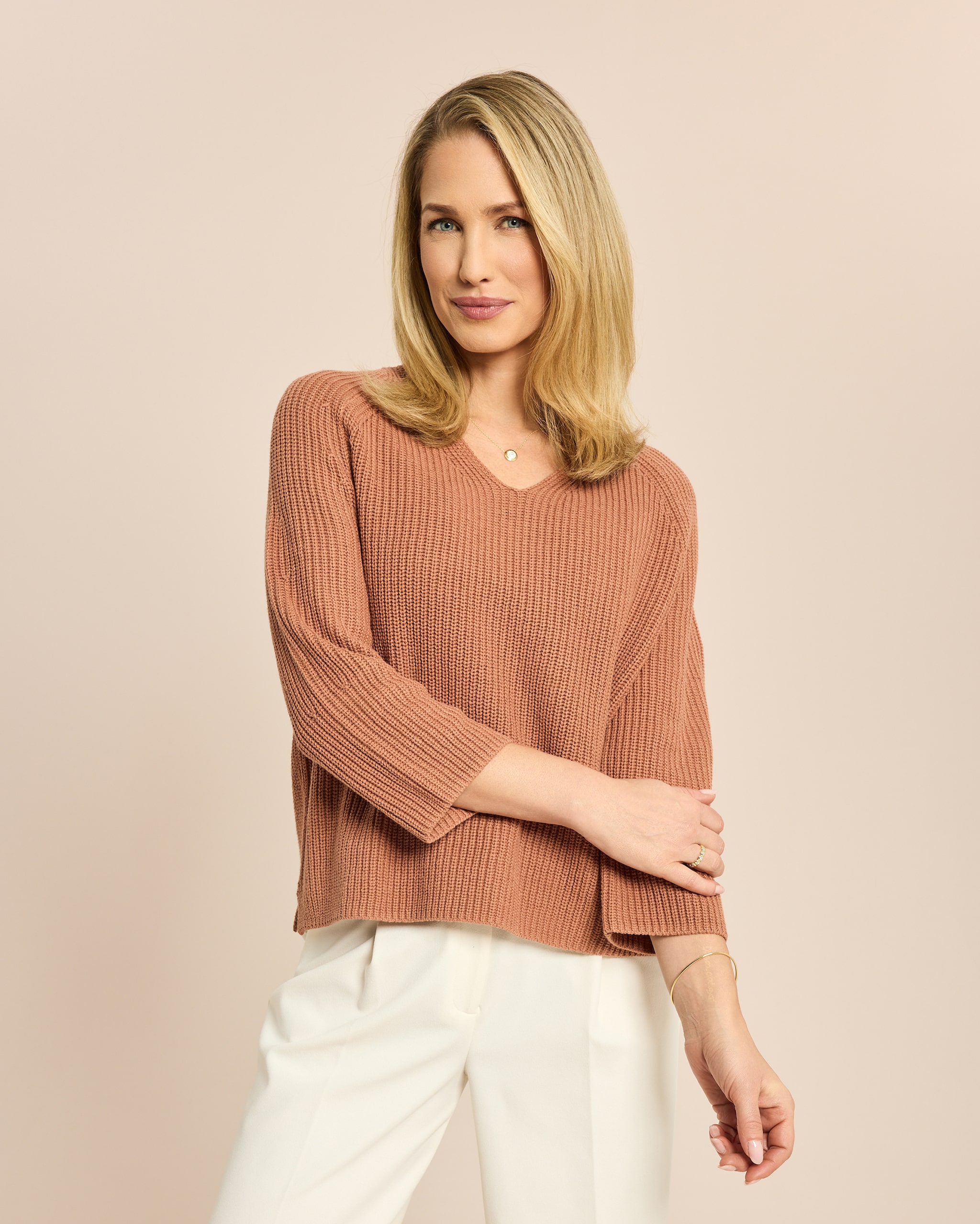 Produktabbildung für Pullover mit V-Ausschnitt