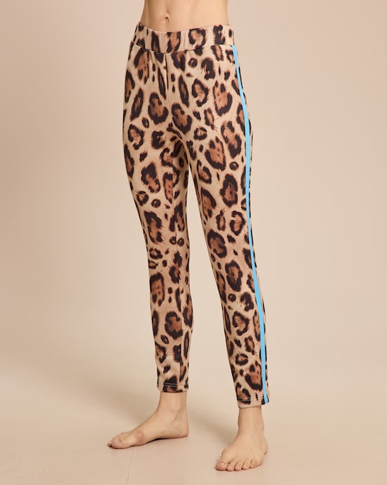 Produktabbildung für Hose in Veloursoptik mit Jaguar Print