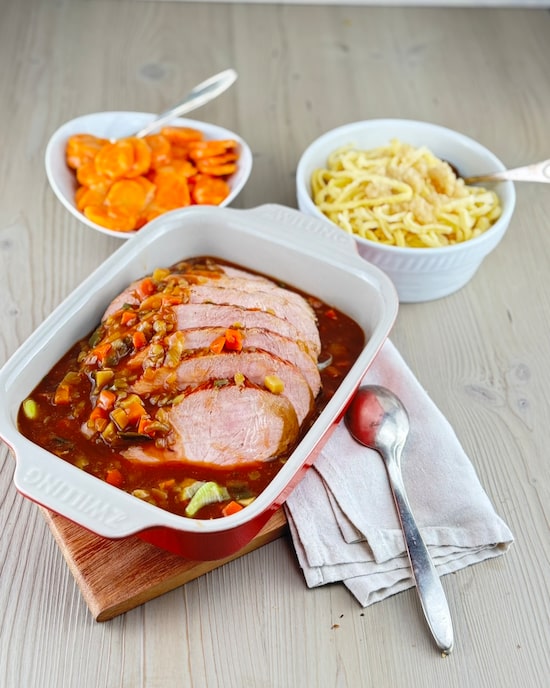 Produktabbildung für Schweinebraten mit Wurzelgemüse, 1.200 g