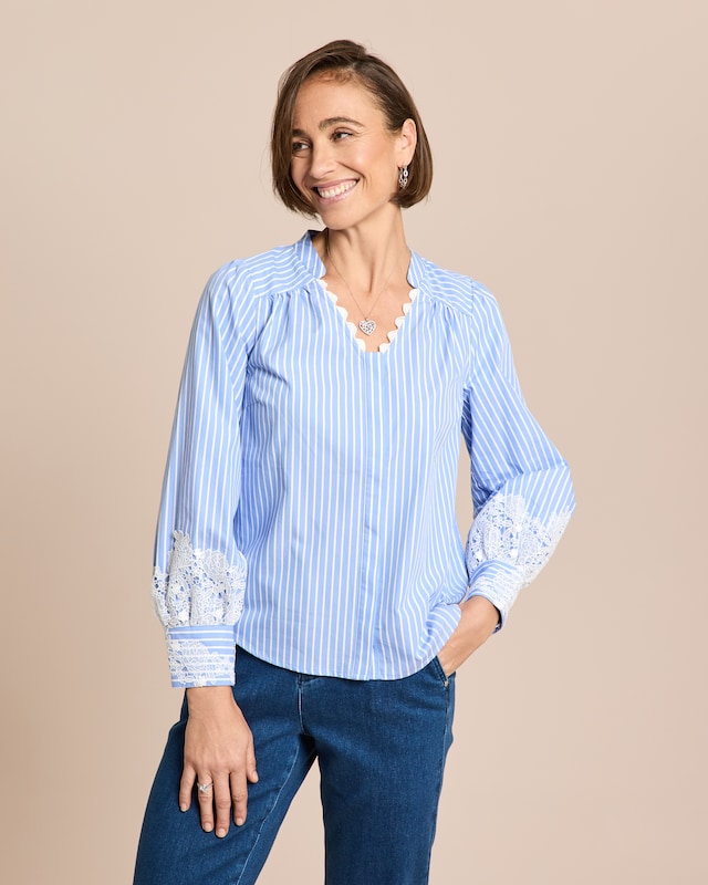 Gestreifte Bluse mit Spitzendetails