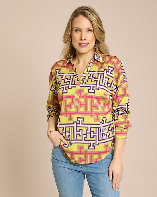 Produktabbildung für Bluse mit vier exklusiven Drucken