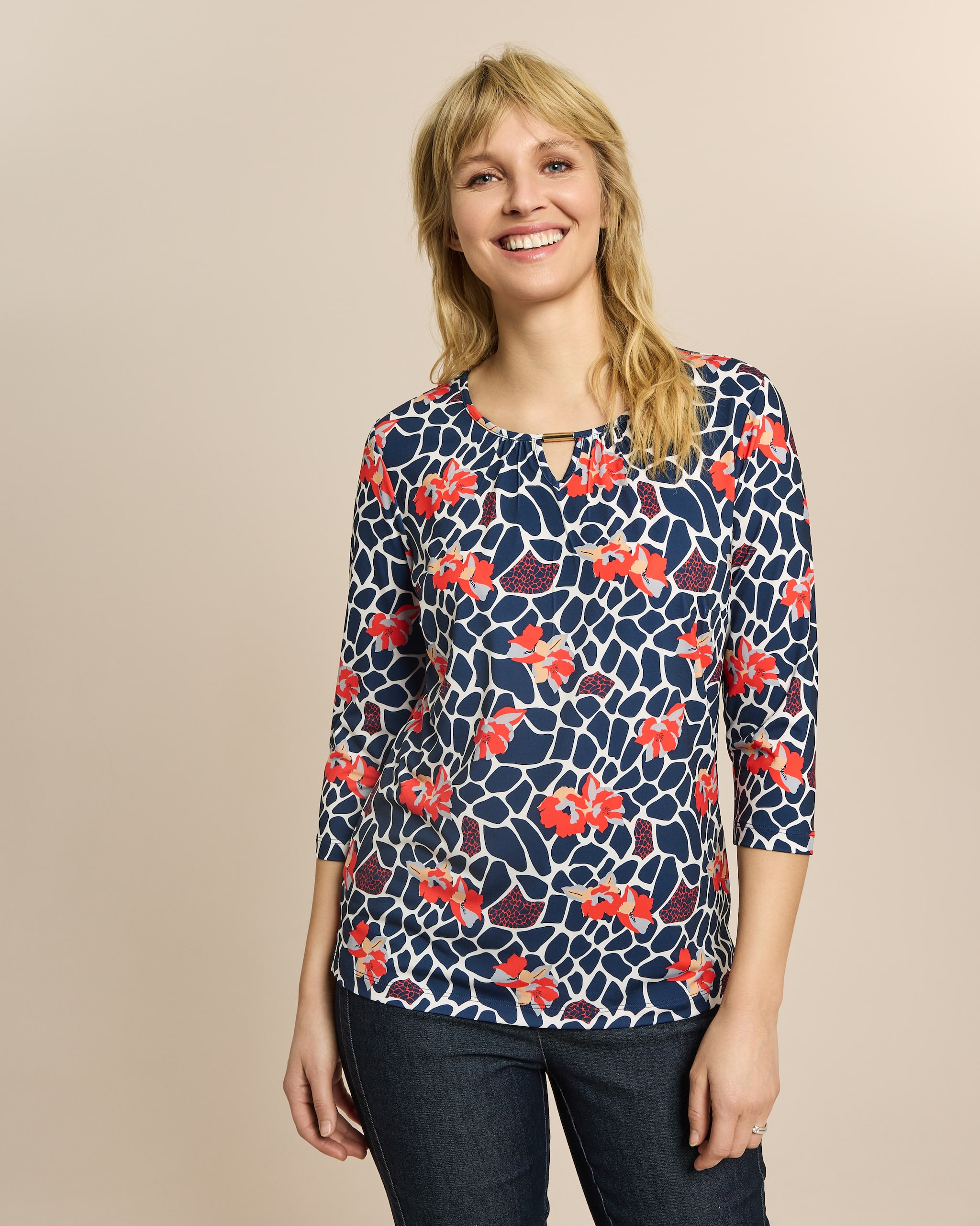 Produktabbildung für Shirt mit Animal-Blumendruck