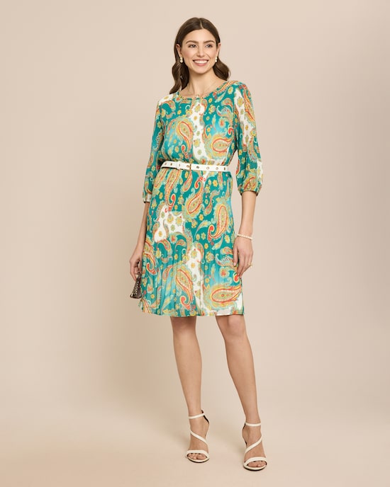 Produktabbildung für Sommerkleid mit Plissee und Paisley