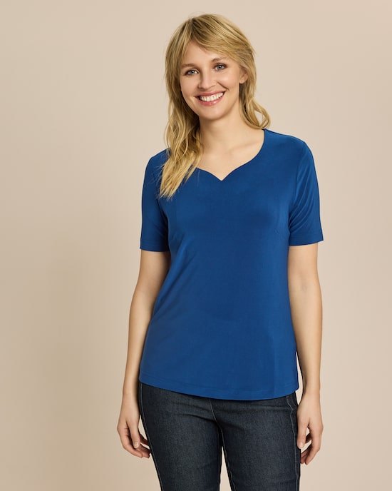 Produktabbildung für Shirt mit Herzausschnitt