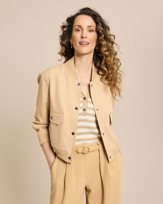 Produktabbildung für Jacke mit Druckknöpfen