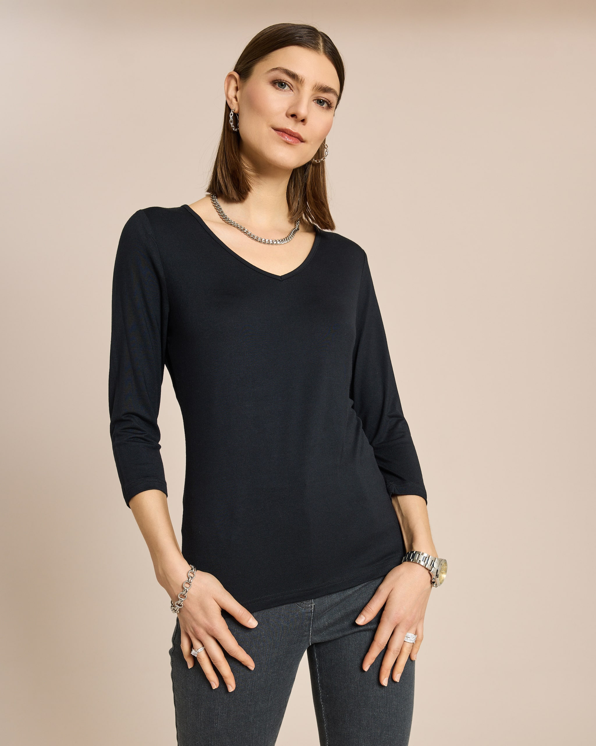 Produktabbildung für "Essential" Shirt 3/4 mit V-Ausschnitt