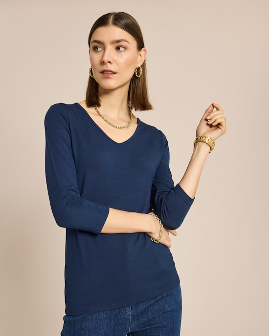 Produktabbildung für Essential Shirt 3/4 mit V-Ausschnitt