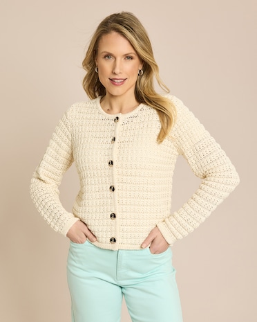 Produktabbildung für Strickjacke mit Schmucknöpfen