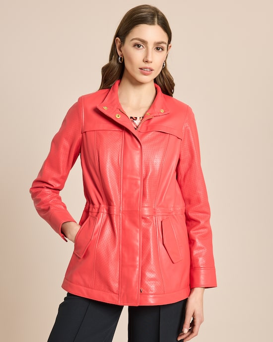 Produktabbildung für Lederjacke mit Perforierungsdetails