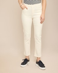 Produktabbildung für Slim Fit Jeans verkürzt mit Zierstichen