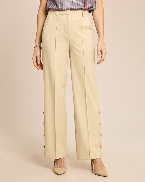 Produktabbildung für Hose mit Knopfdetails